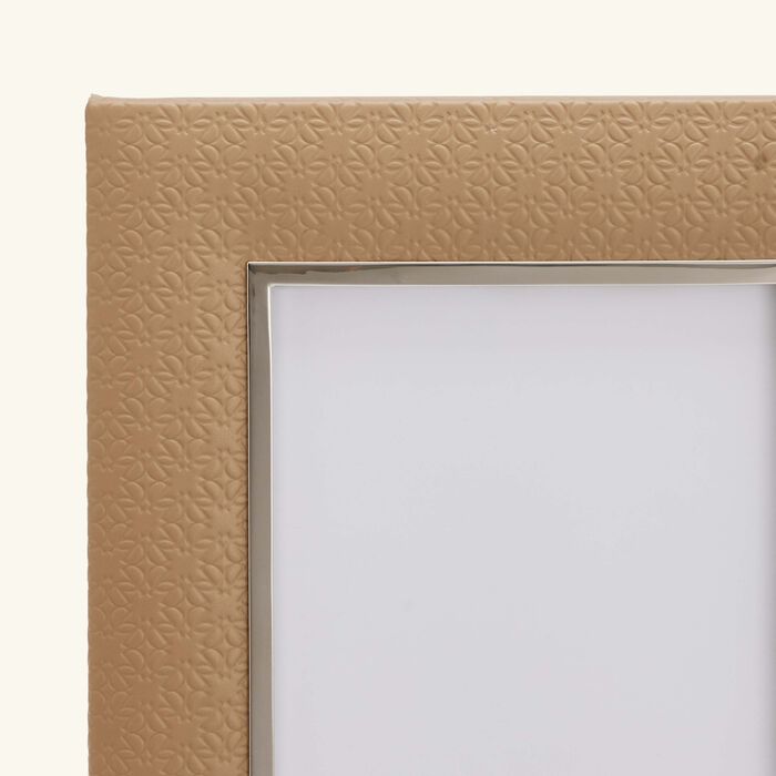 Elie Saab Monogram Frame Mouton Beige 27x21cm giobagnara elie saab monogram frame mouton beige 27x21cm