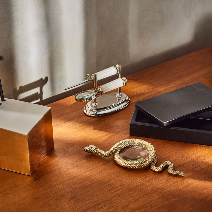 l objet snake magnifying glass large gold