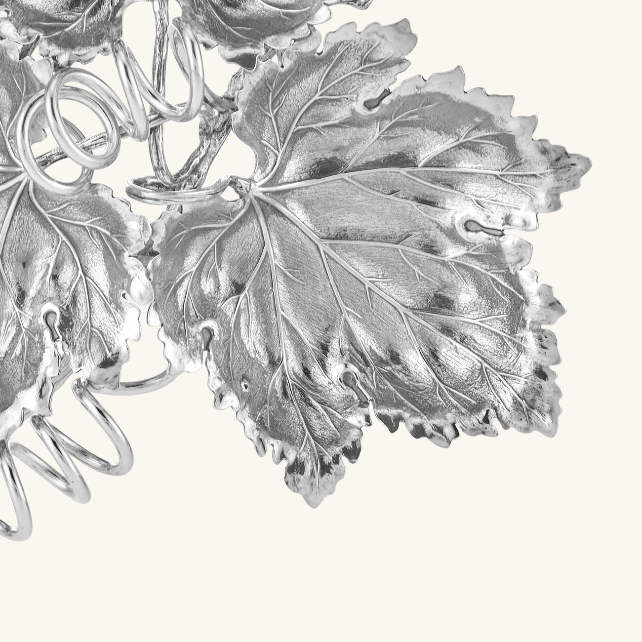 بوتشيلاتي قطعة ديكور على شكل ثلاث أوراق عنب بحجم صغير