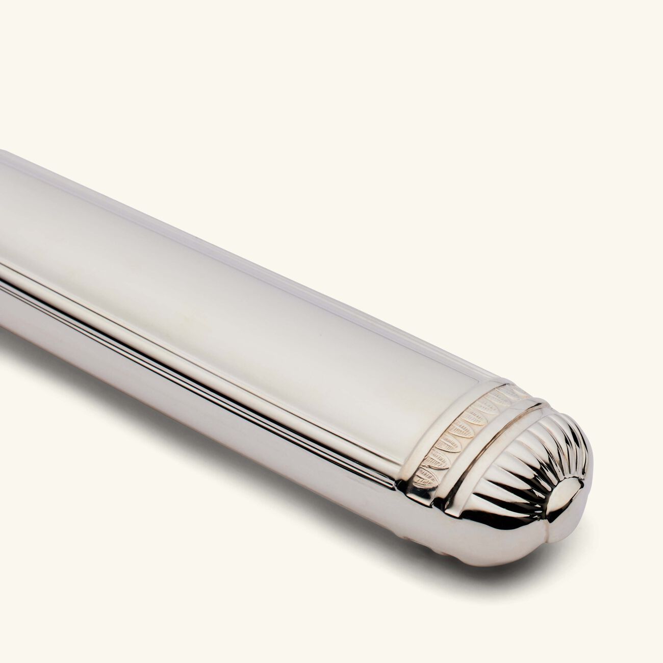 سكين تقطيع اللحم مالميزون باللون الفضي كريستوفل سكين تقطيع اللحم مالميزون باللون الفضي