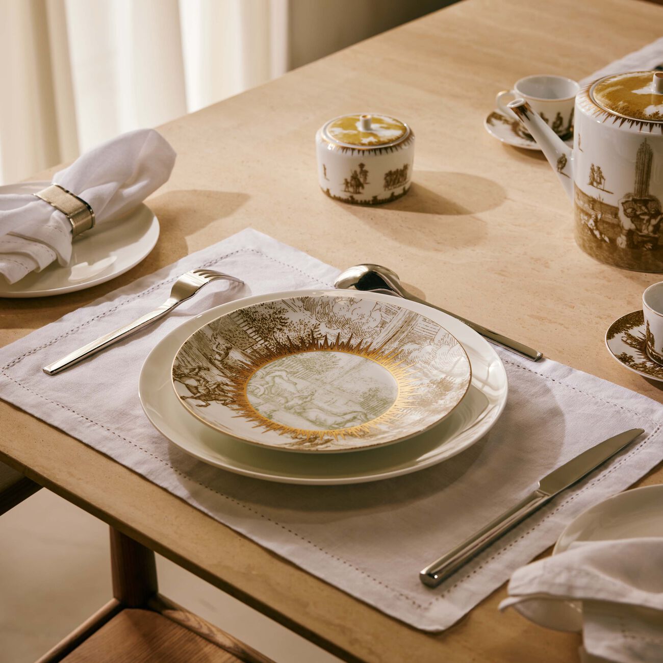 Versailles Enchante Salad Plate Round Gold 21cm bernardaud versailles enchante salad plate round gold 21cm