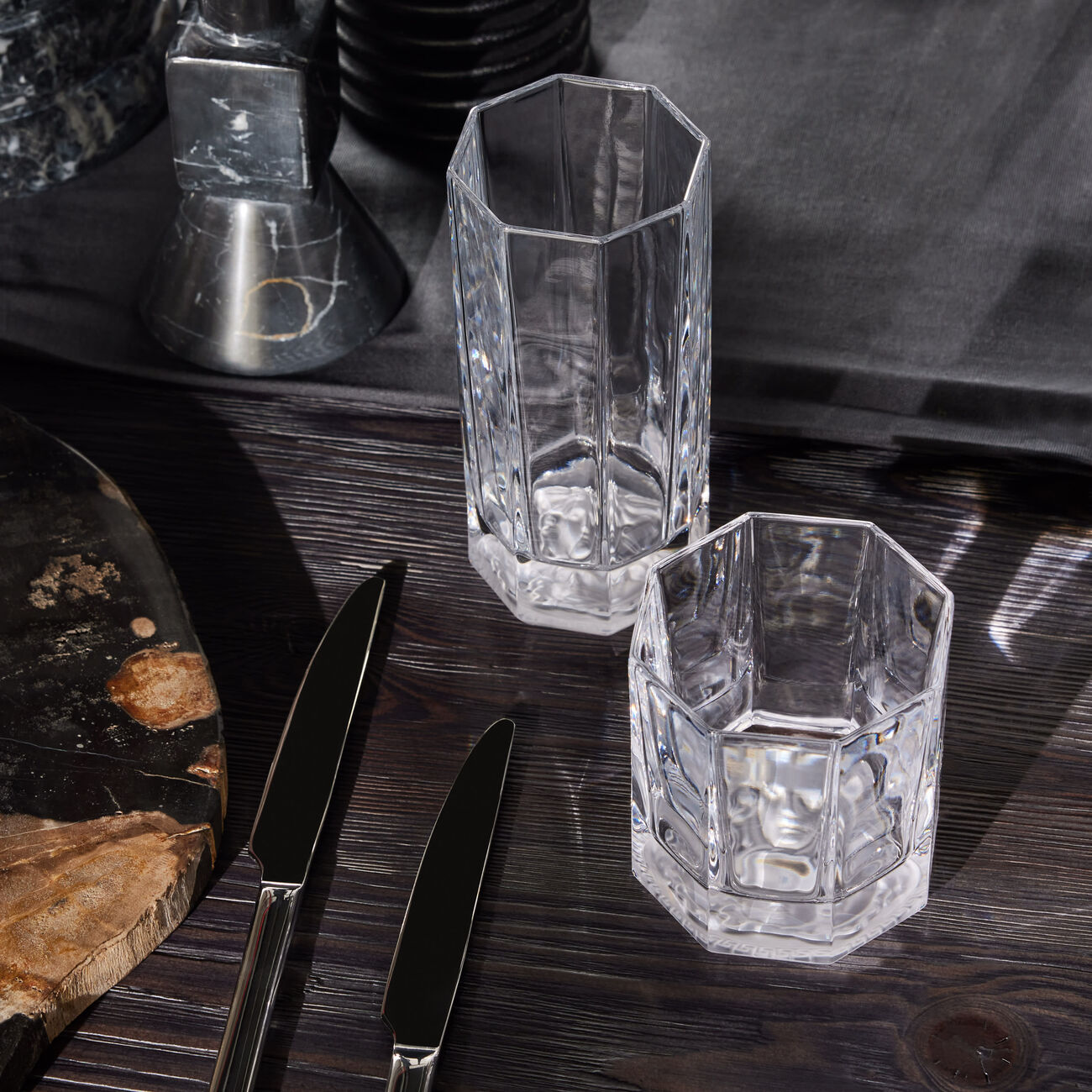 طقم ميدوزا لوميير مؤلف من كأسين للمشروب باللون الشفاف فيرساتشي طقم ميدوزا لوميير مؤلف من كأسين للمشروب باللون الشفاف