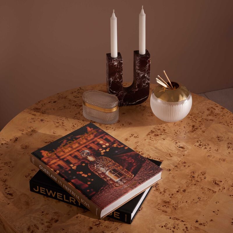 كتاب جيرلان: أيقونة إمبراطورية 25x33 سم آسولين كتاب جيرلان أيقونة إمبراطورية 25x33 سم