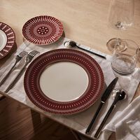 baccarat arcadia dinner plate round red 27cm set of 2