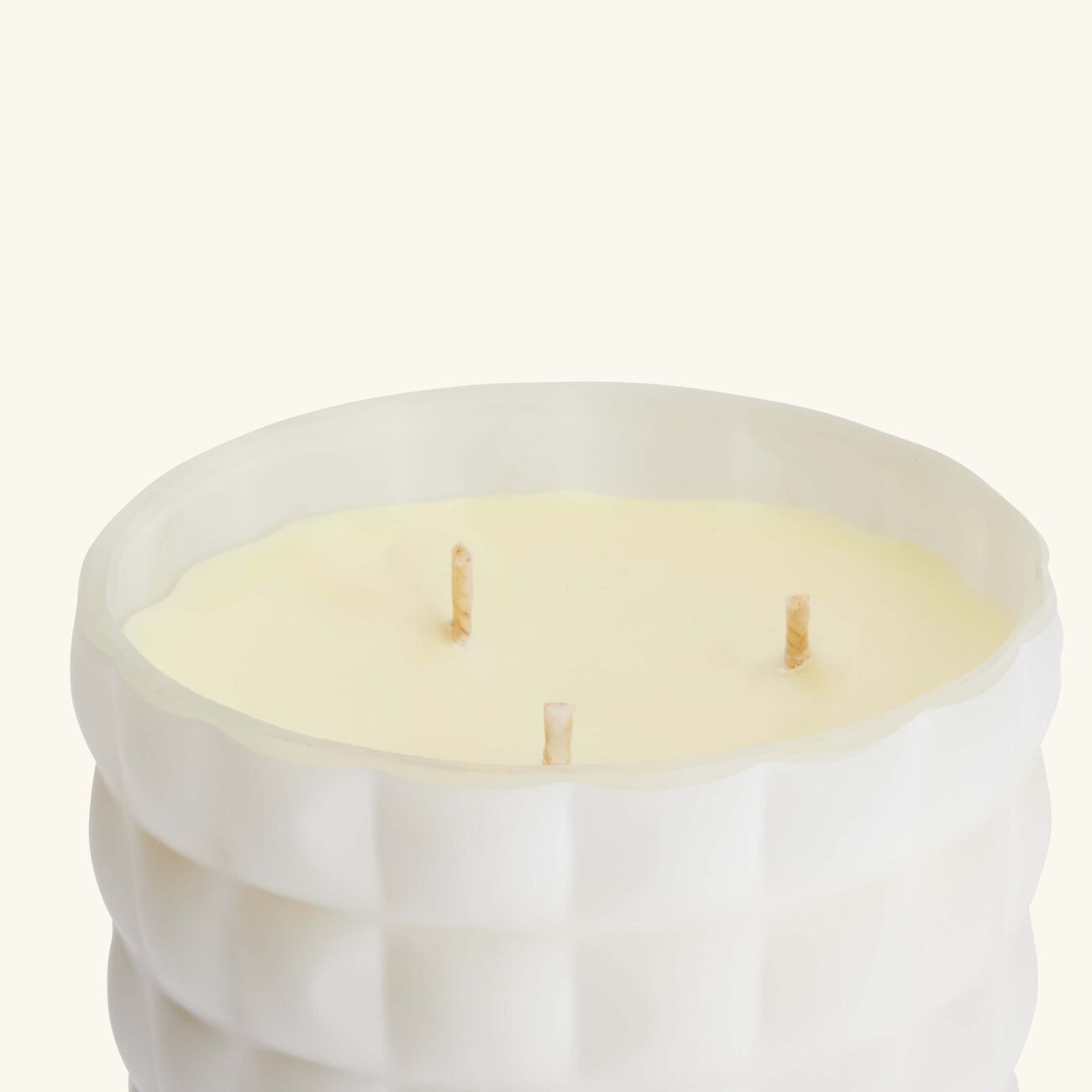 edion cello suite no 29 montecarlo night nero scented candle 500g