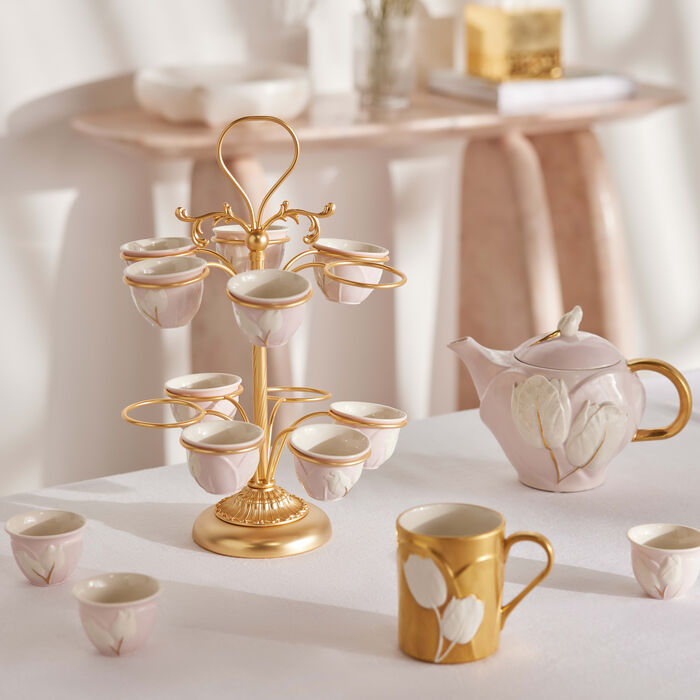 قاعدة فنجان القهوة توليب باللون الذهبي فيلاري قاعدة فنجان القهوة توليب باللون الذهبي