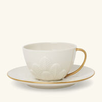 villari peacock tea cup   saucer white