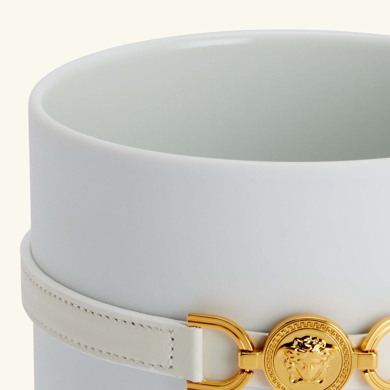 Medusa 95 Vase Round Small White versace medusa 95 vase round small white