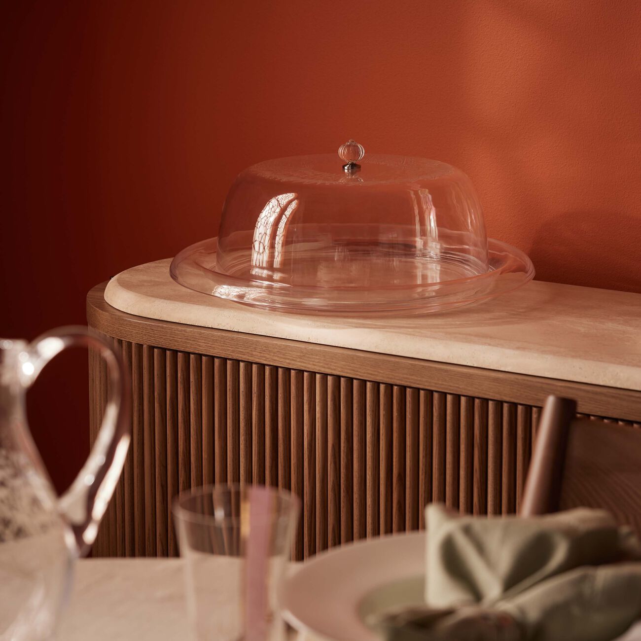 دملاج طبق  ثلث  للضيافة مع غطائه بتصميم شفاف