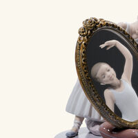 منحوتة ما بيرفكت بوز على شكل راقصة باليه صغيرة بيضاء لادرو منحوتة ما بيرفكت بوز على شكل راقصة باليه صغيرة بيضاء