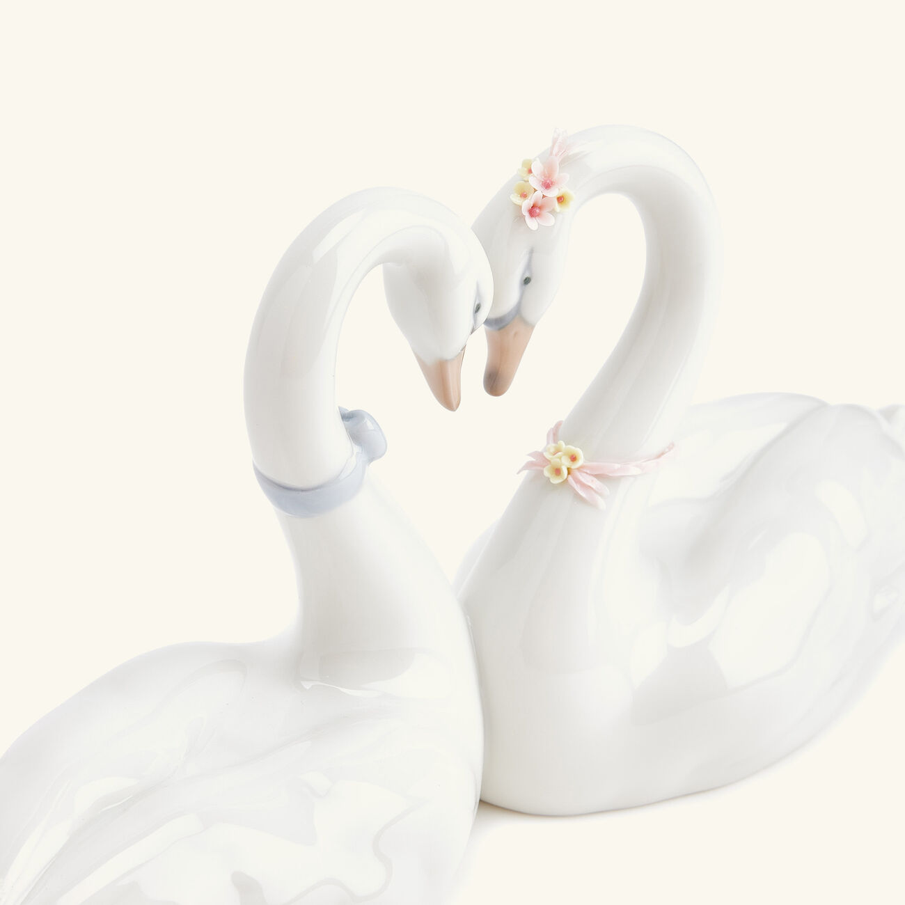 lladro endless love swans sculpture medium white