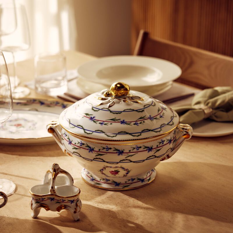 bernardaud le gobelet du roy soup tureen white