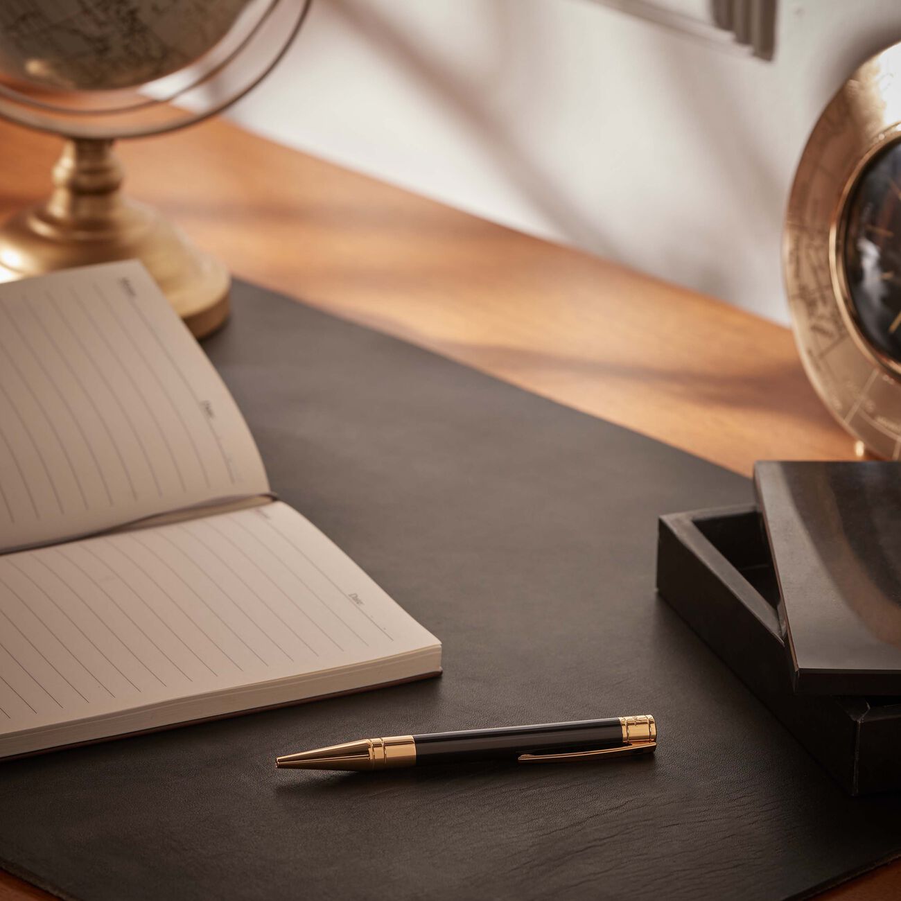 st dupont d initial ballpoint pen gold