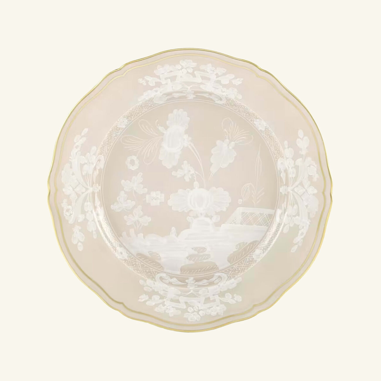 طبق حلويات دائري ميرجينا أورينتي إيطاليانو باللون البيج 21 سم جينوري 1764 طبق حلويات دائري ميرجينا أورينتي إيطاليانو باللون البيج 21 سم