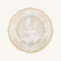 طبق حلويات دائري ميرجينا أورينتي إيطاليانو باللون البيج 21 سم جينوري 1764 طبق حلويات دائري ميرجينا أورينتي إيطاليانو باللون البيج 21 سم