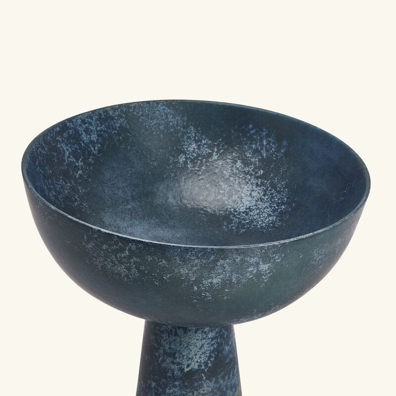 قطعة ديكور مركزية تيرا باللون الأسود لوبجيه قطعة ديكور مركزية تيرا باللون الأسود