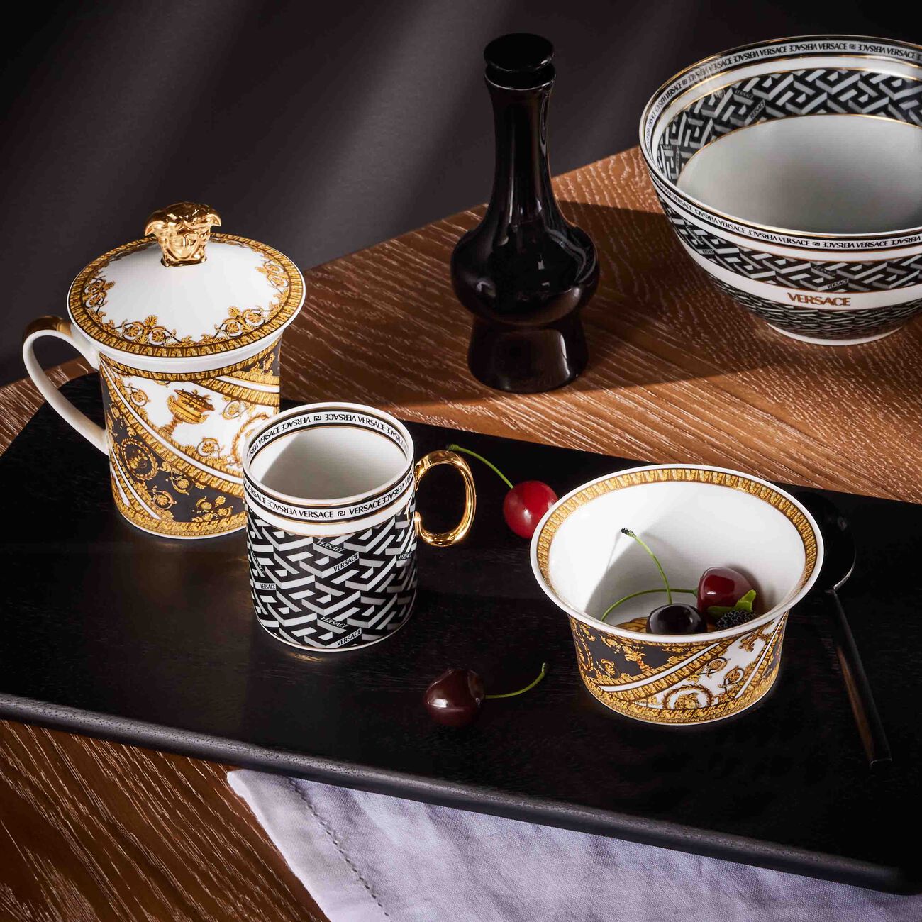 versace la greca signature coffee cup pattern