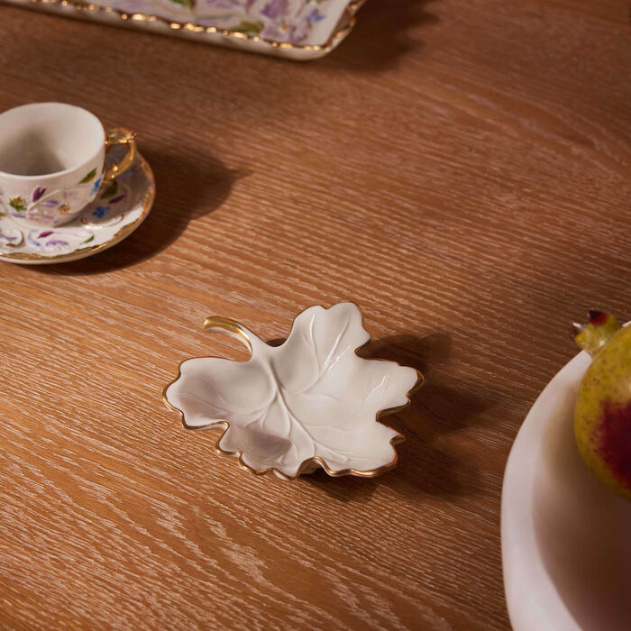 Autumn Fig Leaf Trinket Tray Small White villari autumn fig leaf trinket tray small white