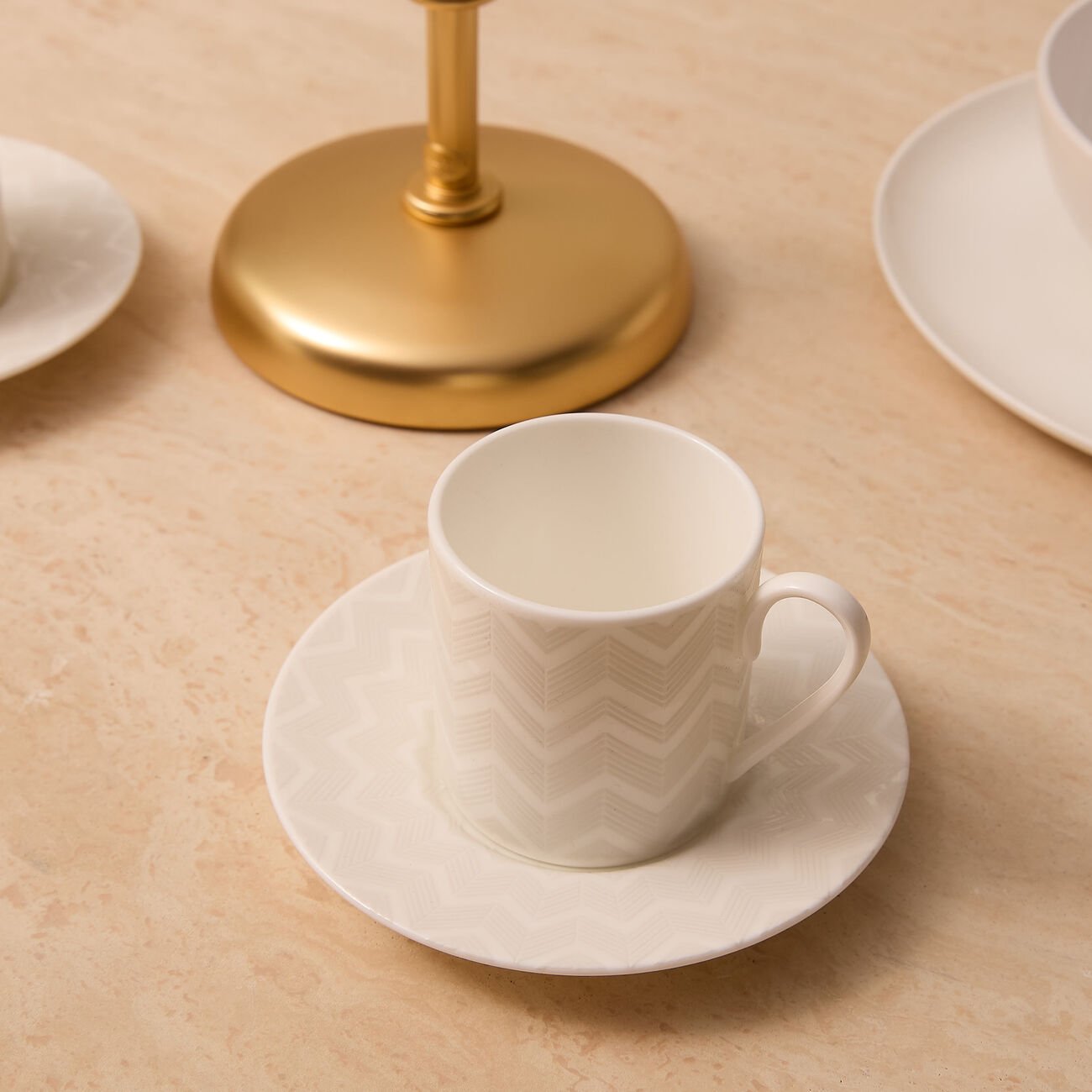 ميسوني هوم طقم فنجان قهوة مع صحنه زيج زاج أبيض من قطعتين