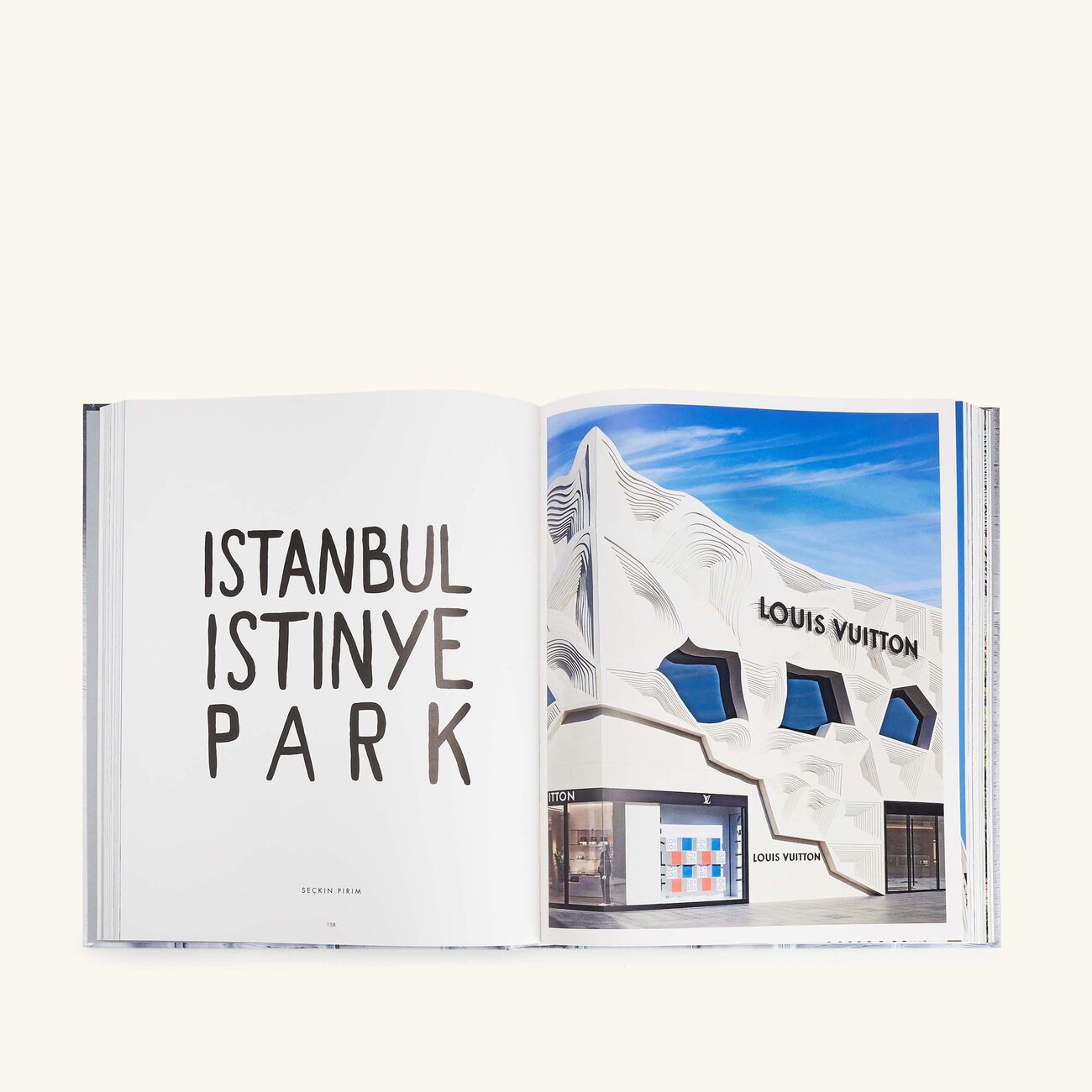 آسولين كتاب لويس فيتون سكين  هندسة الفخامة   نسخة سنغافورة 39x30 سم