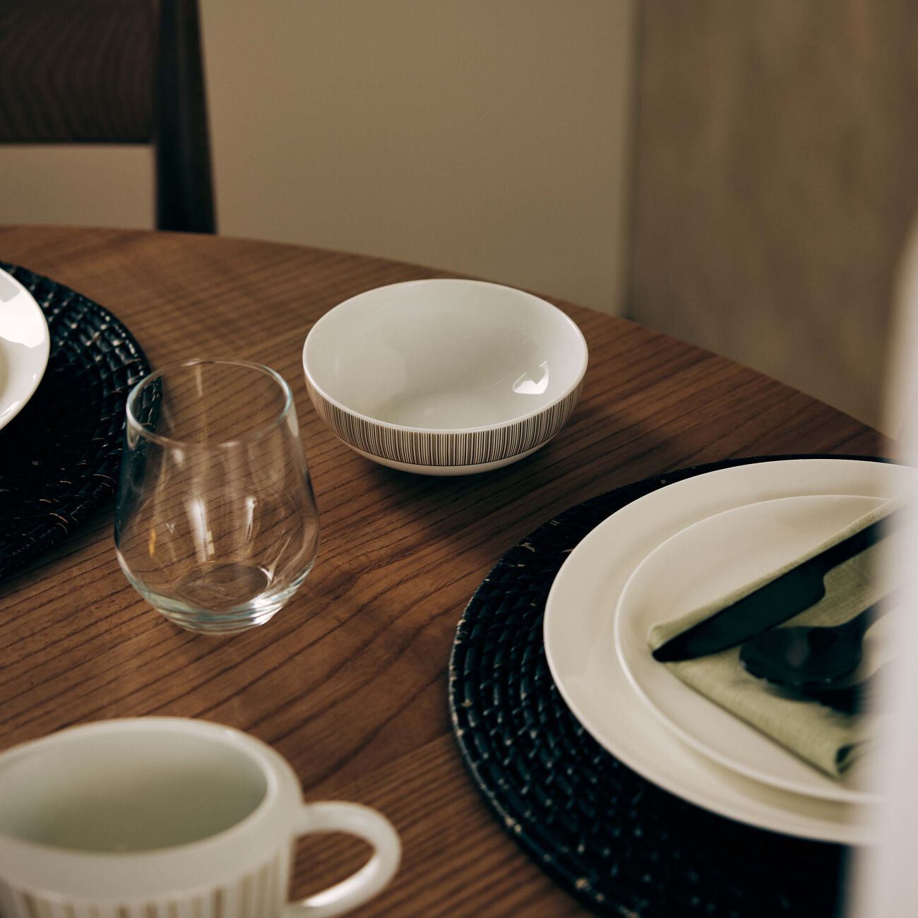 برناردو وعاء الضيافة سول باللون الذهبي 14 سم