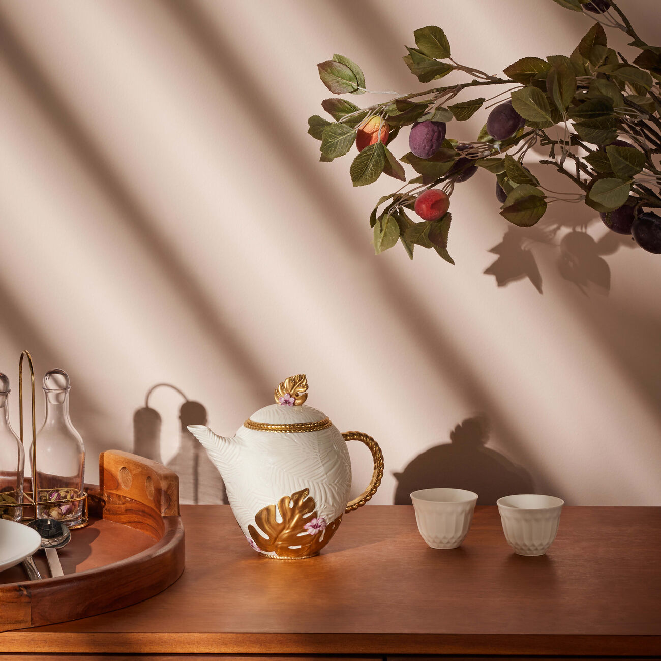 villari acapulco tea pot white