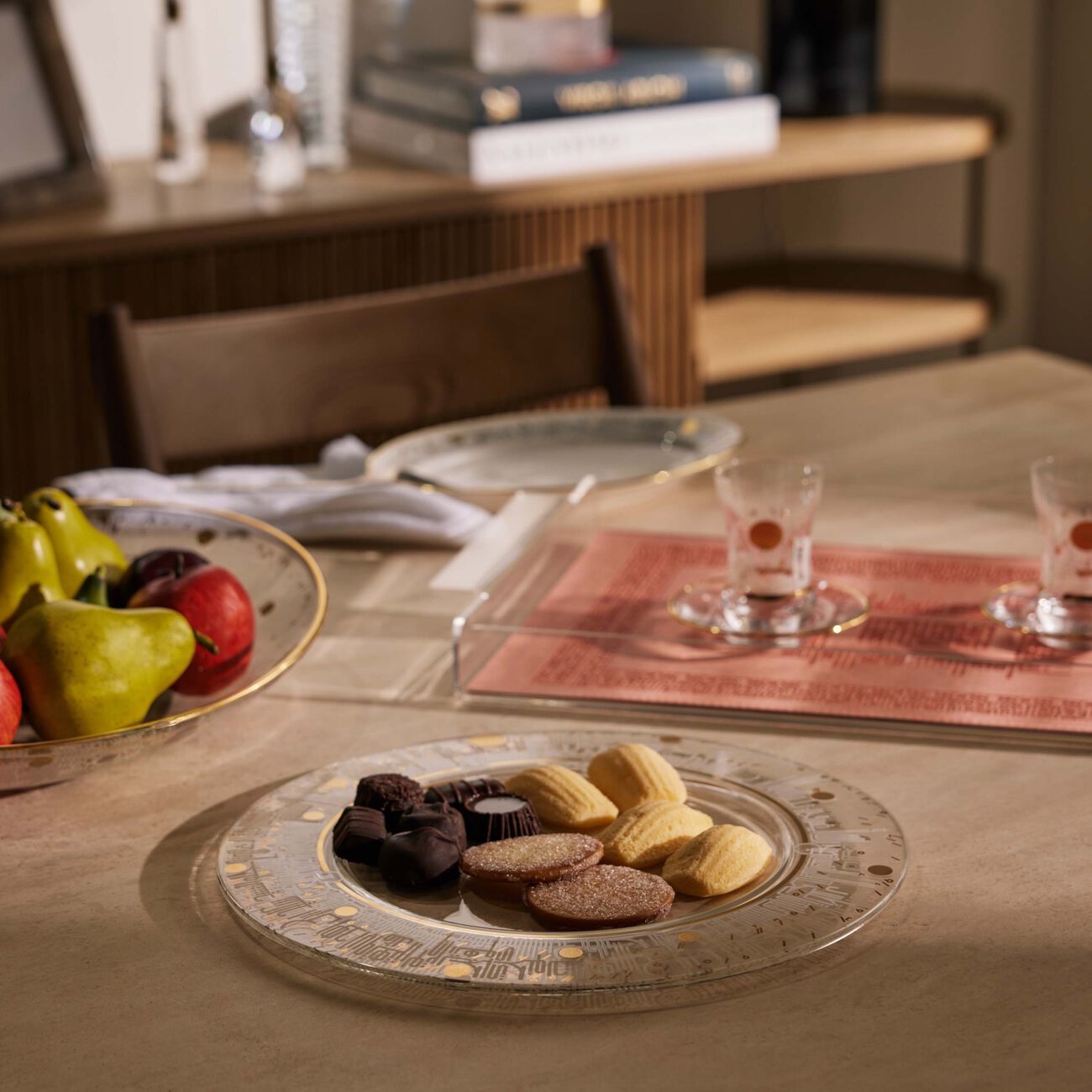 دملاج طبق الضيافة حياة شفاف بتصميم دائري 32 سم