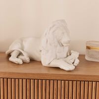 lladro lion with cub sculpture small white