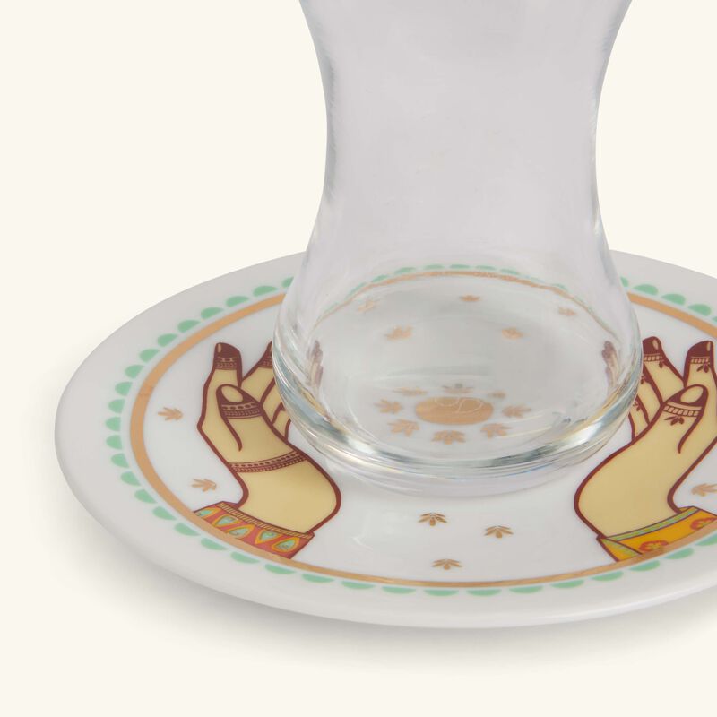 صلصال طقم حصة المؤلف من 6 فناجين شفافة للشاي مع صحونها