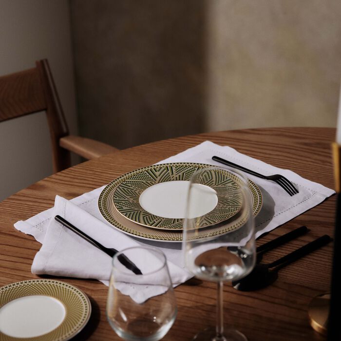 برناردو طبق السلطة أوغوستا بتصميم دائري 21 سم