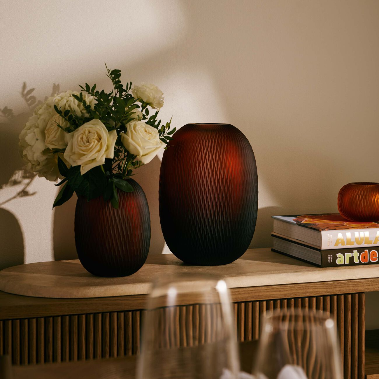 ruckl metamorphosis vase round medium amber