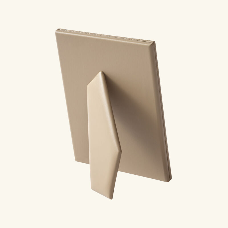 Elie Saab Monogram Frame Mouton Beige 24x19cm giobagnara elie saab monogram frame mouton beige 24x19cm