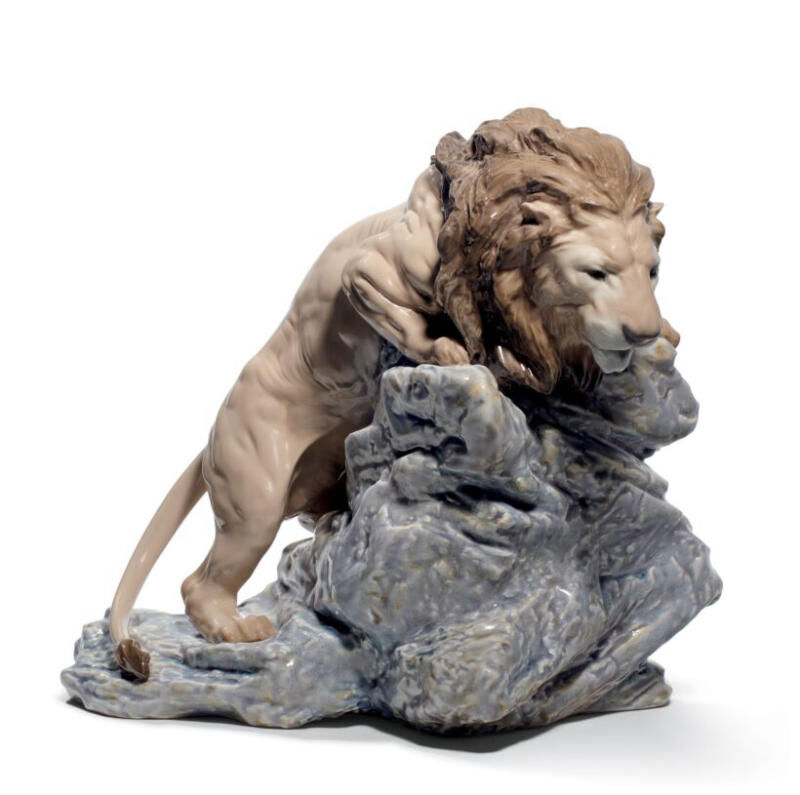 Lion Pouncing Figurine, large