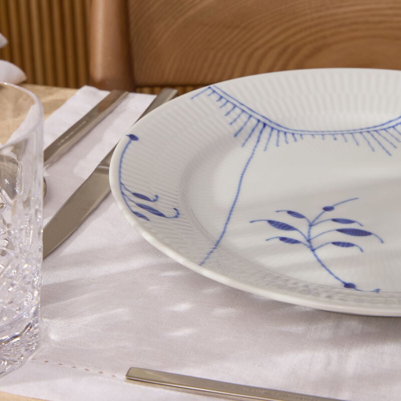royal copenhagen blue mega 2 dinner plate round white 27cm