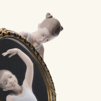 منحوتة ما بيرفكت بوز على شكل راقصة باليه صغيرة بيضاء لادرو منحوتة ما بيرفكت بوز على شكل راقصة باليه صغيرة بيضاء