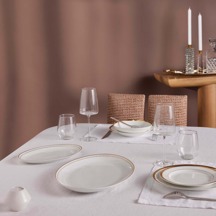 طبق مالميزون إمبيريال بيضاوي الشكل باللون الذهبي 38 سم كريستوفل طبق مالميزون إمبيريال بيضاوي الشكل باللون الذهبي 38 سم