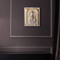 لادرو منحوتة لورد غانيشا للحائط متوسطة الحجم بيضاء