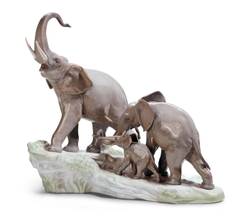 تمثال مشية الفيل, large