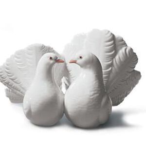 Couple Of Doves, medium