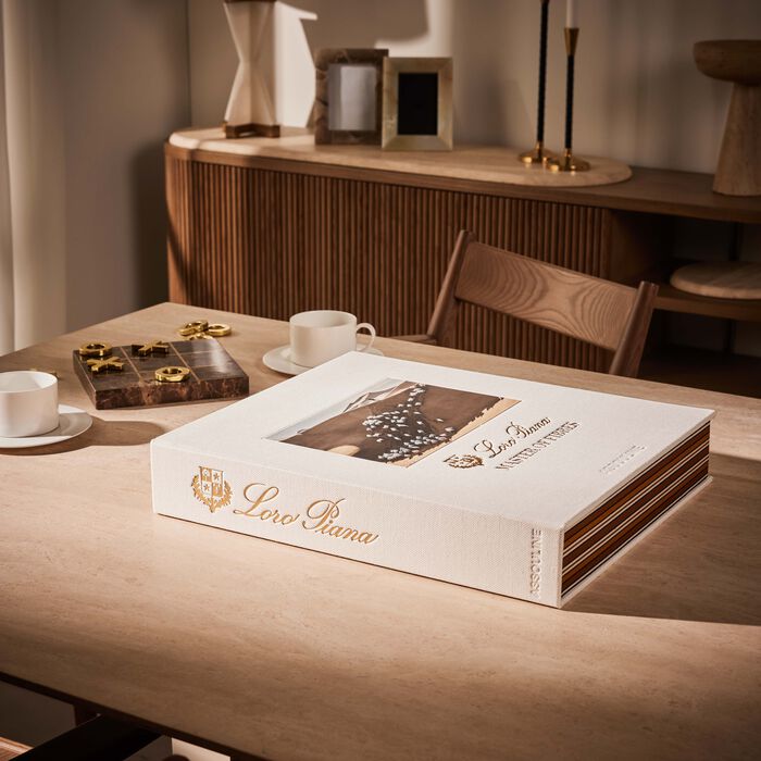 آسولين كتاب لورو بيانا ماستر أوف فايبرز   48   41 سم