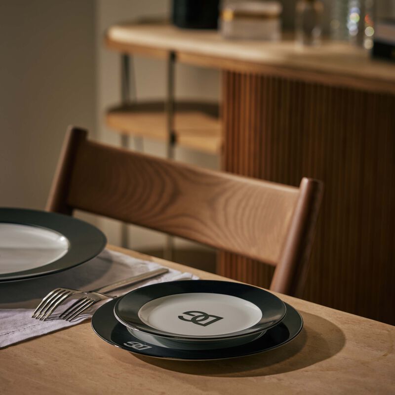 DG Logo Bread Plate Round 17cm Set Of 2 dolce gabbana casa dg logo bread plate round 17cm set of 2