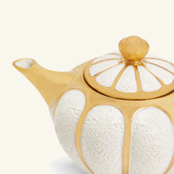 فيلاري إبريق الشاي آمور أبيض