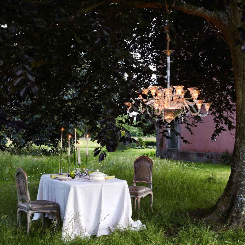 باكارا ثريا ميل نوي بـ24 مصباحًا