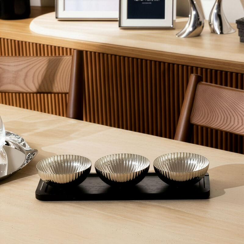 طقم أوعية التقديم بيرنادوت باللون البني جورج جنسن طقم أوعية التقديم بيرنادوت باللون البني