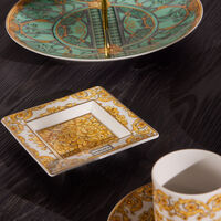 فيرساتشي صينية الحلى والمجوهرات ميدوزا رابسودي مربعة صغيرة باللون الذهبي