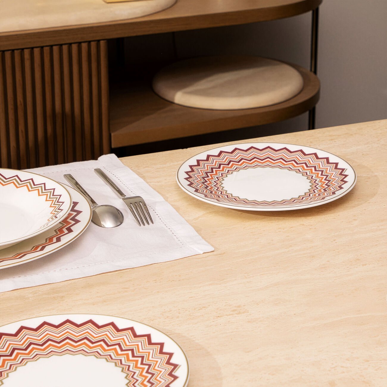 ميسوني هوم طبق حلويات أيكونيك دائري 21 سم من قطعتين