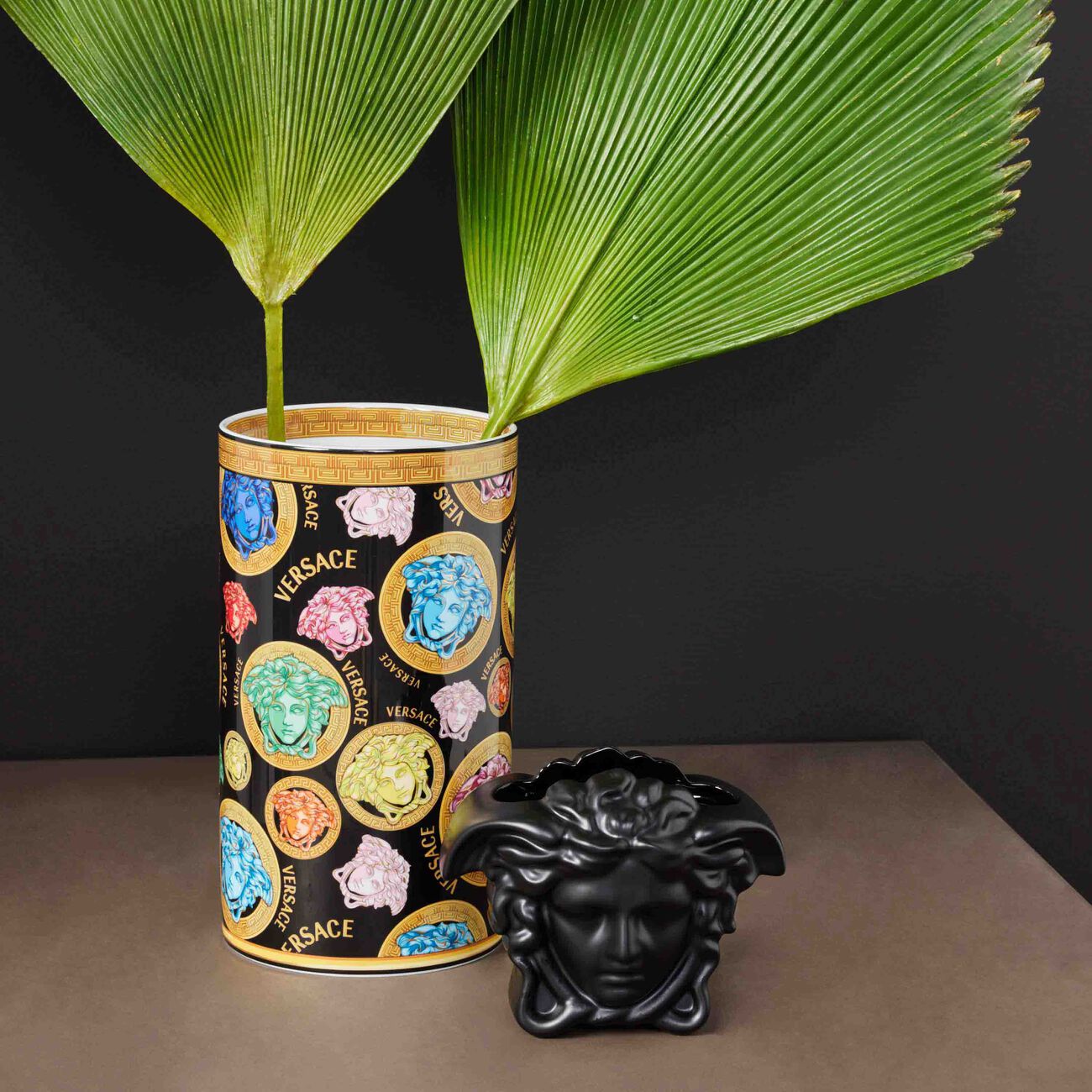 versace medusa amplified vase medium black