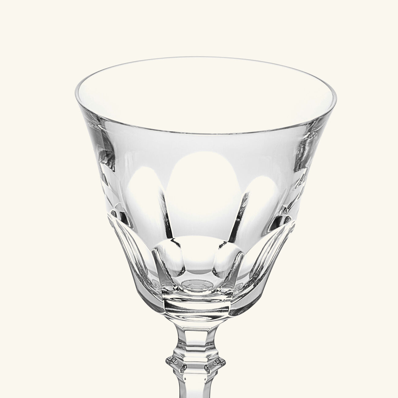 baccarat harcourt eve wine glass medium clear