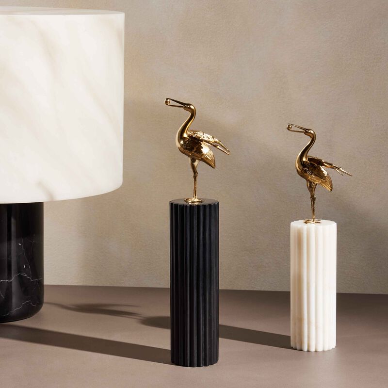 إيرا أودايبور منحوتة على شكل طائر بلشون كبيرة سوداء