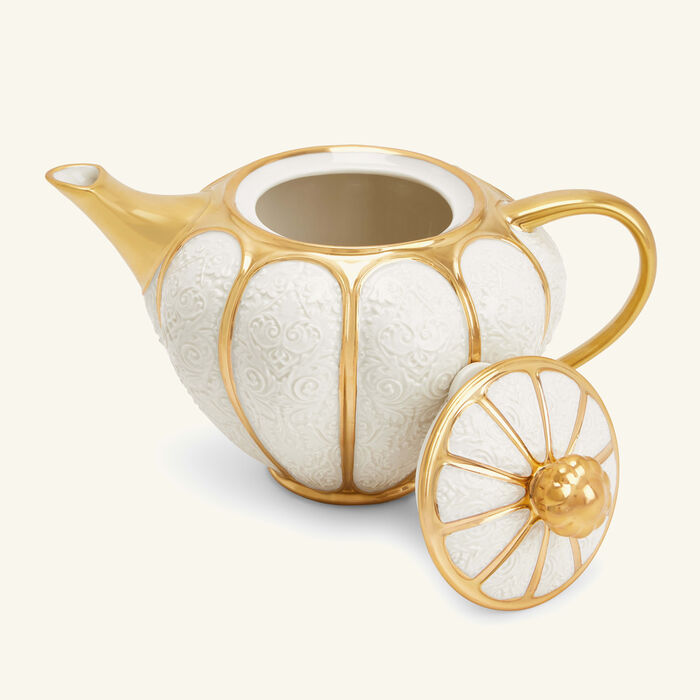 فيلاري إبريق الشاي آمور أبيض